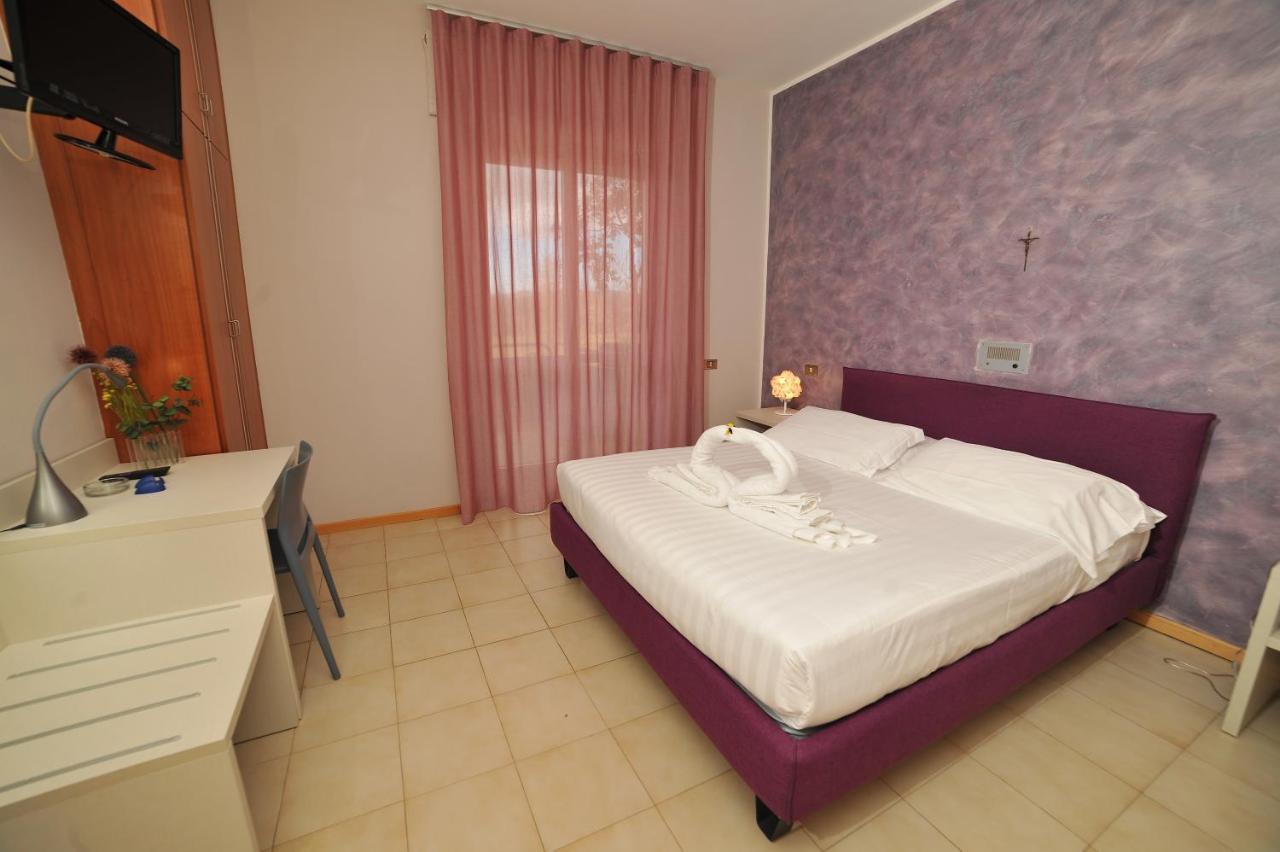 Hotel San Crispino Morrovalle Dış mekan fotoğraf