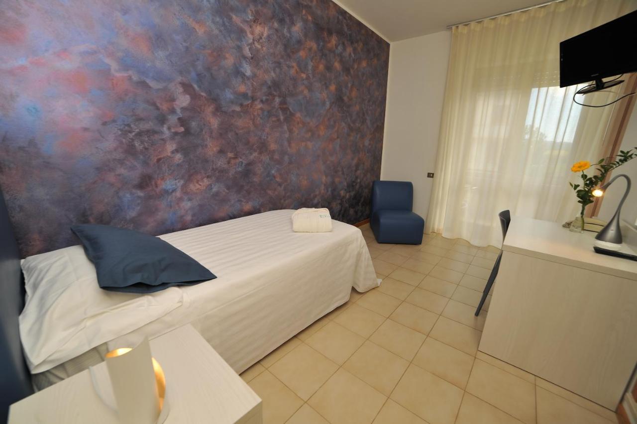 Hotel San Crispino Morrovalle Dış mekan fotoğraf