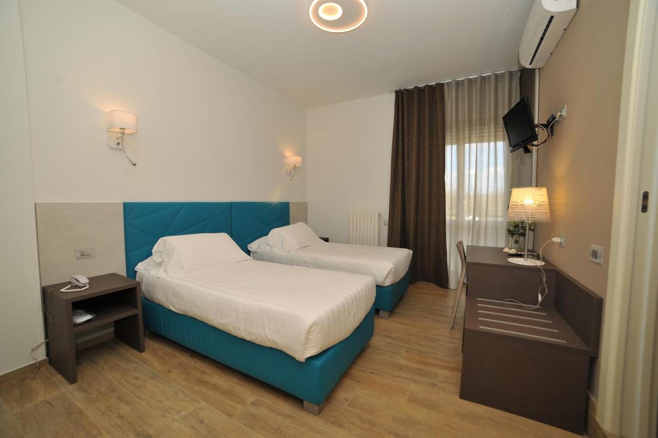 Hotel San Crispino Morrovalle Dış mekan fotoğraf