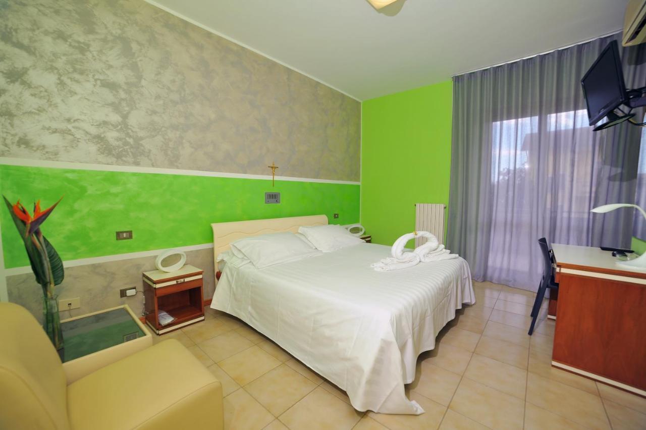 Hotel San Crispino Morrovalle Dış mekan fotoğraf