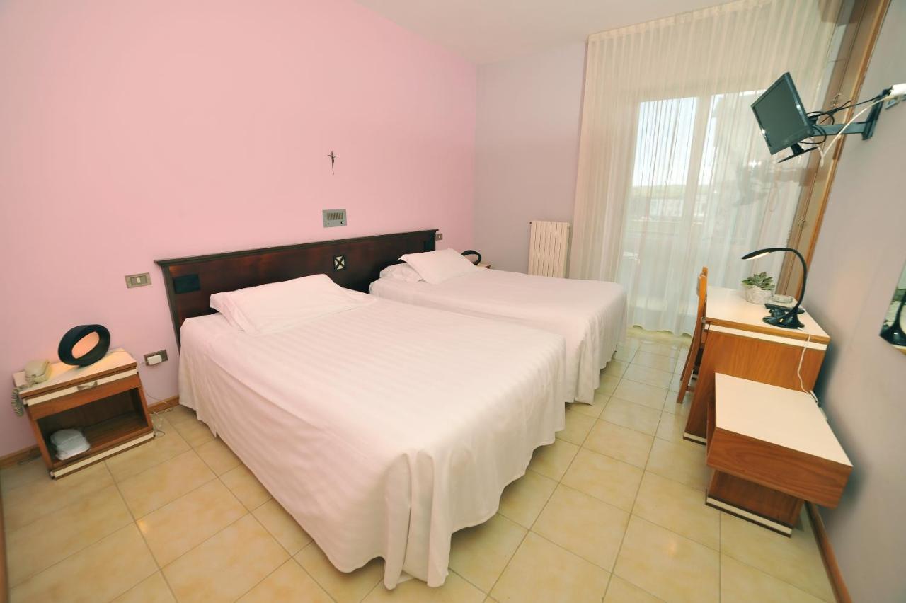 Hotel San Crispino Morrovalle Dış mekan fotoğraf