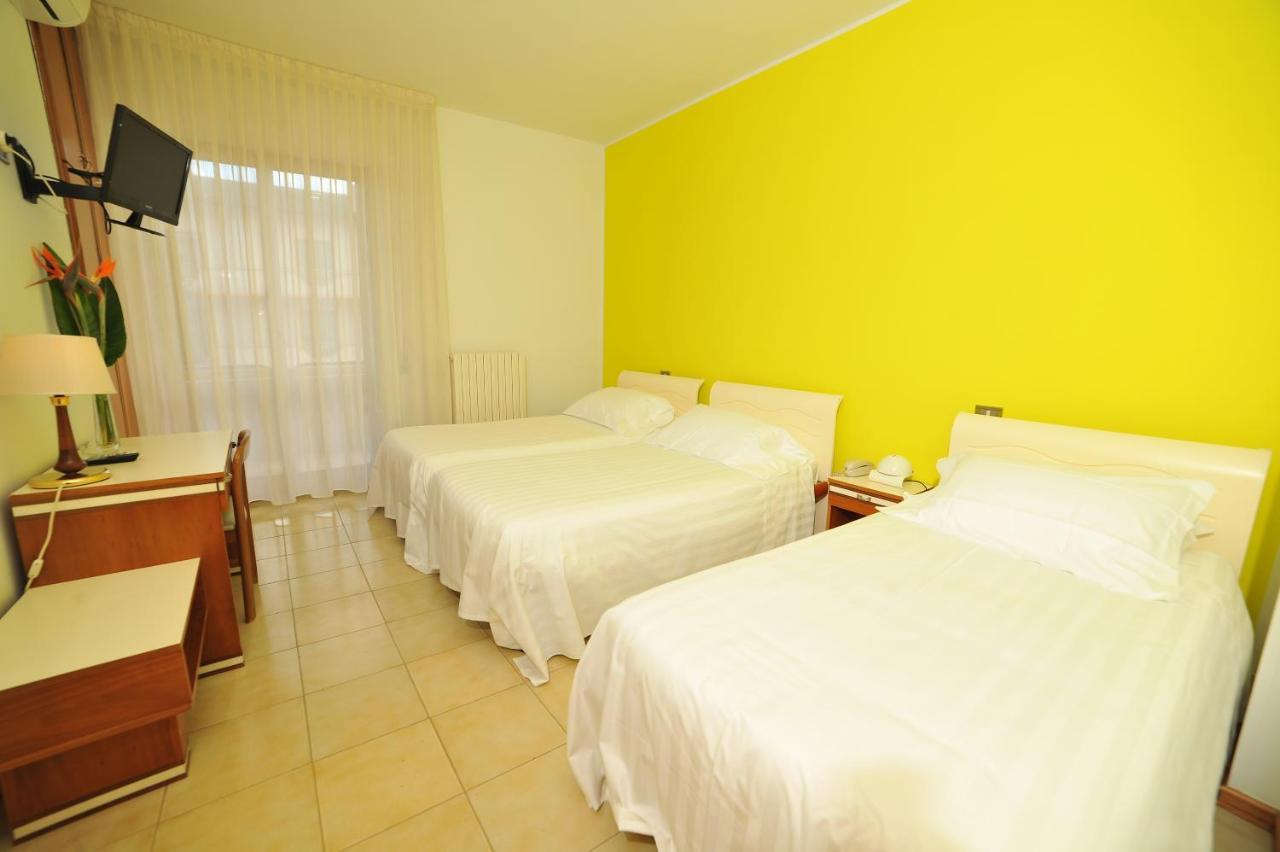 Hotel San Crispino Morrovalle Dış mekan fotoğraf